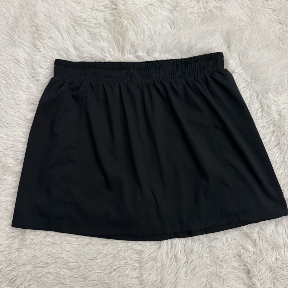 EUC Girlfriend Collective Windbreaker Material Skort!